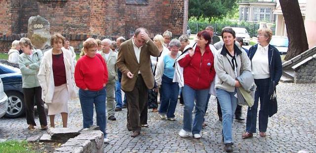 na fot.: pleszewscy absolwenci udowadniają, że prawdziwe przyjaxnie trwają latami