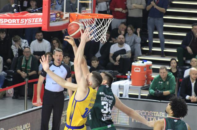 Stall rozbiła 18-krotnych mistrzów Polski !