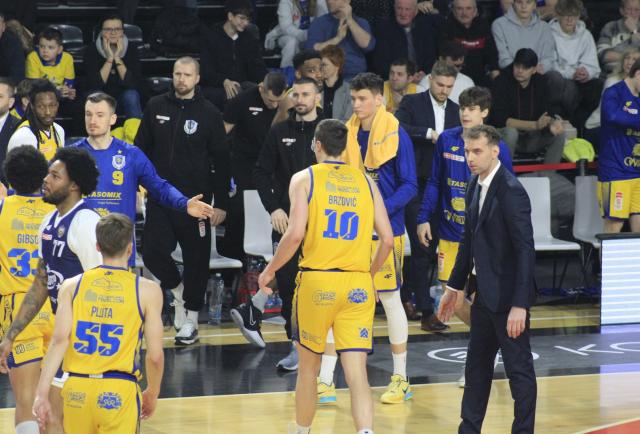 Zrewanżować się w Dąbrowie