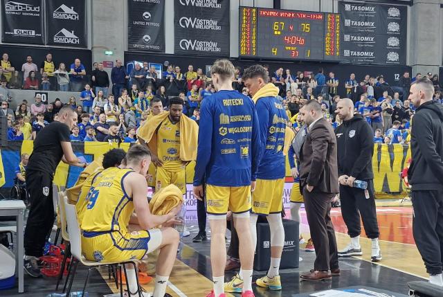 na fot.: Stal po siedmiu z rzędu domowych zwycięstwach, musiała uznać wyższość mistrza Polski