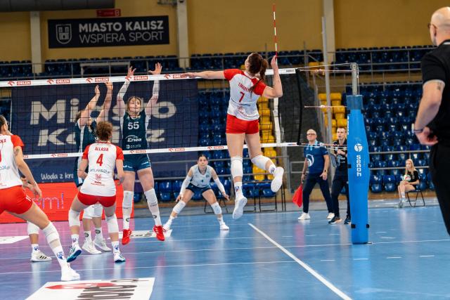 Derby w półfinale