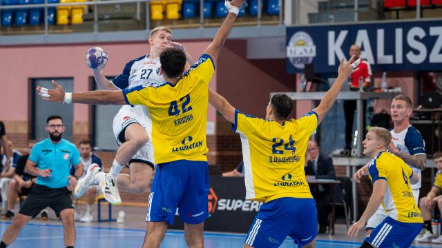 W play - offach z gigantem