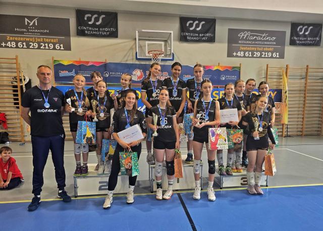 Dwa medale młodych siatkarek