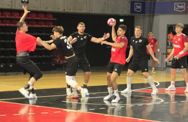 Wygrane sparingi KPR Ostrovii