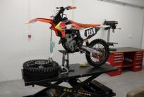 na fot.: Tak wygląda nowy warsztat ostrowskich żużlowców.