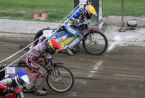na fot.: Denis Zieliński i Jakub Krawczyk. Start do 20. wyścigu decydującego o pierwszym miejscu