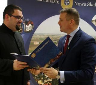 na fot.: Paweł Błaszczyk / wiceburmistrz GiM Nowe Skalmierzyce z przedstawicielami organizacji pozarządowych