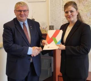 na fot.: Krzysztof Grabowski / Wicemarszałek Województwa Wielkopolskiego oraz Justyna Winiarska / Dyrektor Wielkopolskiego Ośrodka Doradztwa Rolniczego