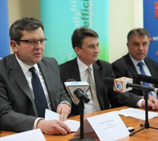 od lewej: J. Urbaniak, D. Adamek, Z. Kujawa