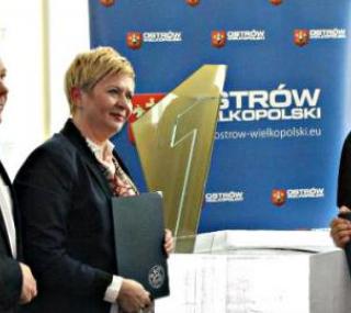 od lewej: Mirosław Wodniczak, Beata Klimek, Karol Lejman
