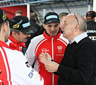 na fot: Bartosz Zmarzlik w rozmowie z Janem Garcarkiem.