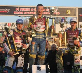 na fot.: Tak było przed rokiem podczas 66. Turnieju o Łańcuch Herbowy Miasta Ostrowa Wielkopolskiego. Bjarne Pedersen (II miejsce), Grzegorz Walasek (I miejsce), Bartosz Smektała (III miejsce).