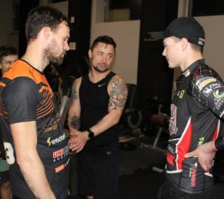 na fot: Trener Mariusz Staszewski z juniorami trenuje w Ostrowie. W styczniu cały zespół spotkać ma się na obozie w górach