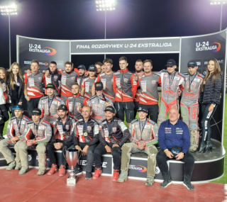 na fot. Ostrowski zespół będzie bronił zwycięstwa w U-24 Ekstralidze z sezonu 2022