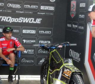 na fot. Chris Holder (z lewej) i Frederik Jakobsen (z prawej)