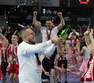 na fot.: Radość z medalu ma swój ciąg dalszy. Rebud KPR Ostrovia gra w Lidze Europejskiej.
