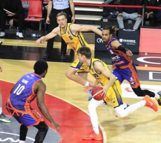 na fot.: 23 grudnia Stal w zaległym meczu ograła GTK po dogrywce. Teraz obie drużyny zmierzą się w Gliwicach